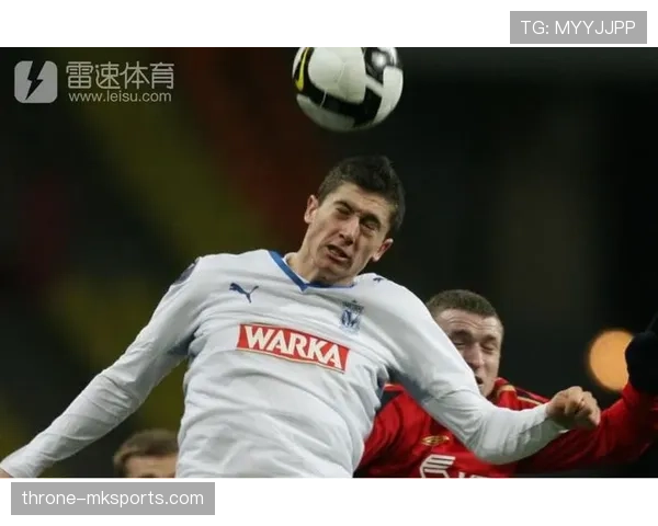 莱万多夫斯基经纪人确认球员留队 未来表现引发高度期待