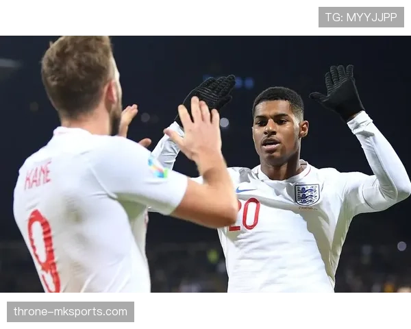 英格兰锋线对比：凯恩与斯图里奇在终结风格与战术角色的差异分析